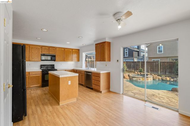 370 Gristmill Dr, Brentwood, CA 94513