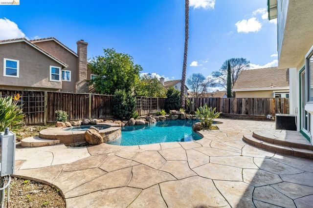 370 Gristmill Dr, Brentwood, CA 94513