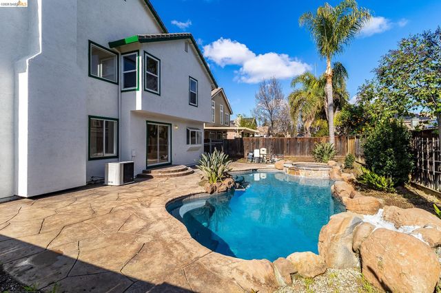 370 Gristmill Dr, Brentwood, CA 94513