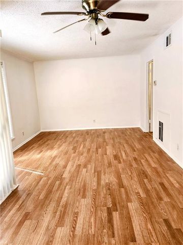 1080 Sea Cliff N Drive 2B, Daphne, AL 36526