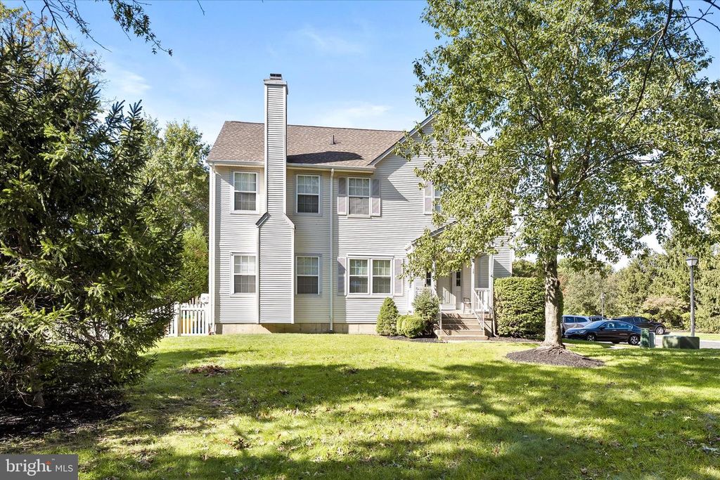 17 TASLEY CT, ROBBINSVILLE, NJ 08691 — photo 2