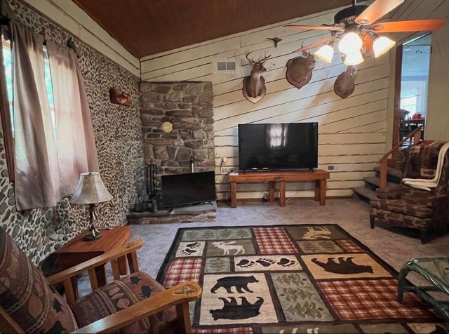 504 Dunbrack CIR, Covington, VA 24426