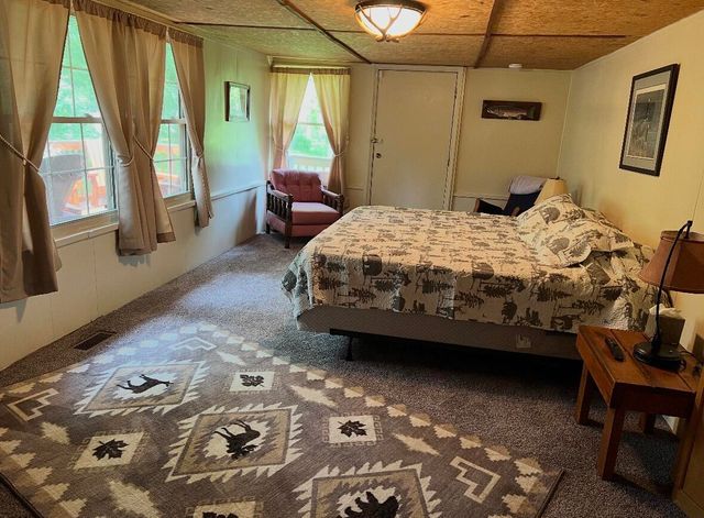 504 Dunbrack CIR, Covington, VA 24426