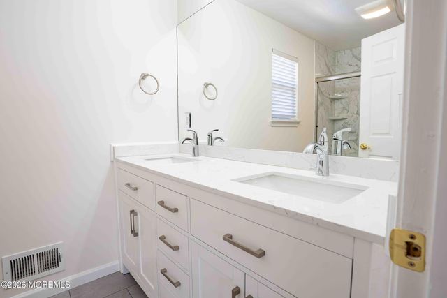 6 Abbey Road, Jackson, NJ 08527