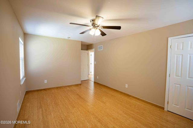 6 Abbey Road, Jackson, NJ 08527