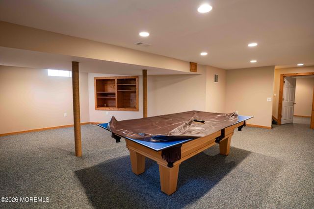 6 Abbey Road, Jackson, NJ 08527