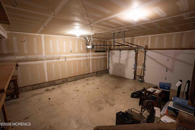 6 Abbey Road, Jackson, NJ 08527