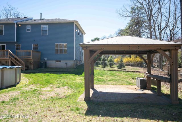 6 Abbey Road, Jackson, NJ 08527