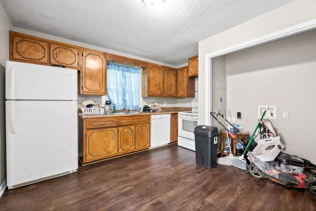 135 E St, Clarksville, TN 37042