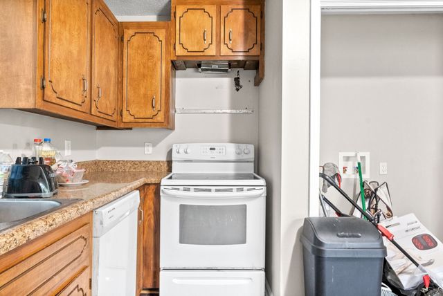 135 E St, Clarksville, TN 37042