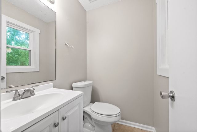 135 E St, Clarksville, TN 37042