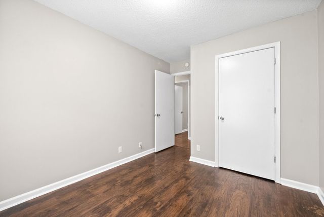 135 E St, Clarksville, TN 37042