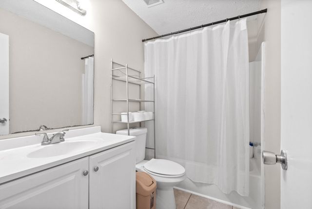 135 E St, Clarksville, TN 37042