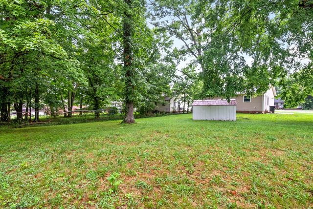 135 E St, Clarksville, TN 37042