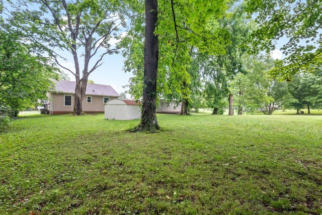 135 E St, Clarksville, TN 37042