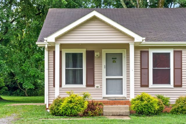 135 E St, Clarksville, TN 37042