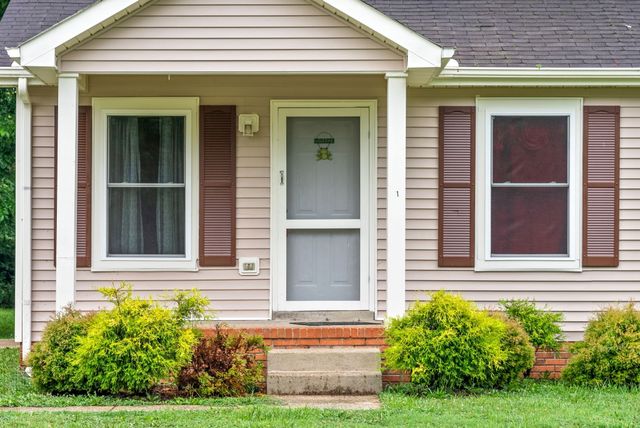 135 E St, Clarksville, TN 37042