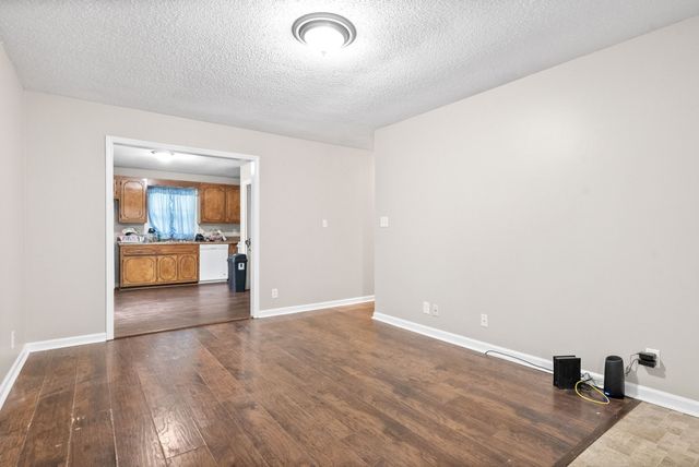 135 E St, Clarksville, TN 37042