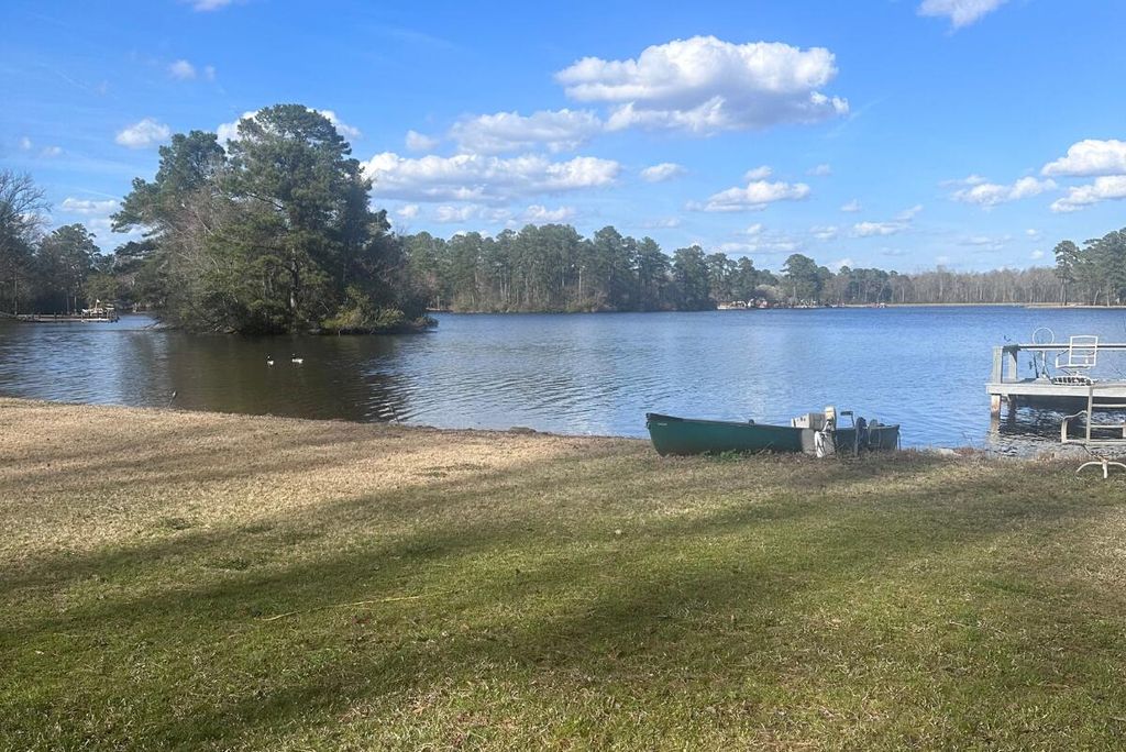 Image 5 of property listing at 2951 Waverly Drive, Sumter, SC 29150