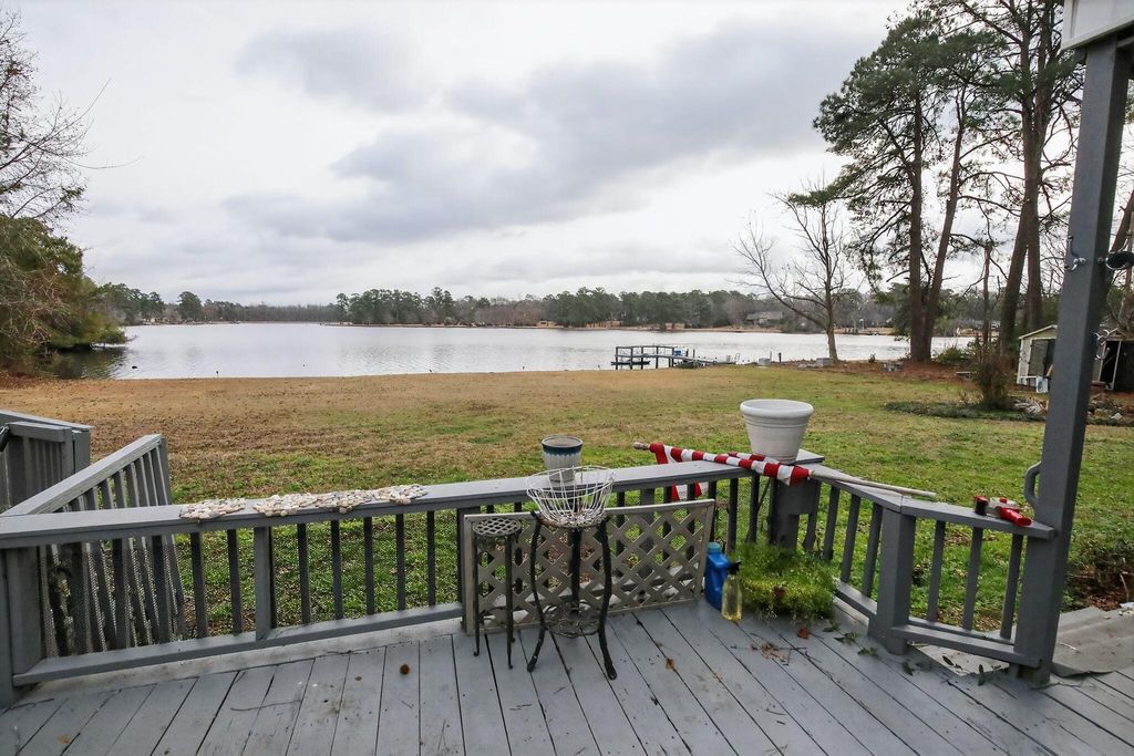 Image 6 of property listing at 2951 Waverly Drive, Sumter, SC 29150