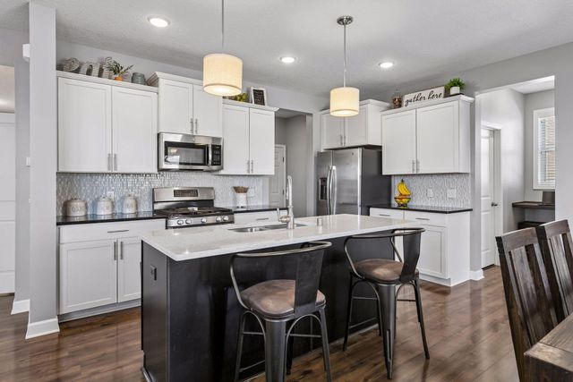 15711 Fair Hill Way, Apple Valley, MN 55124