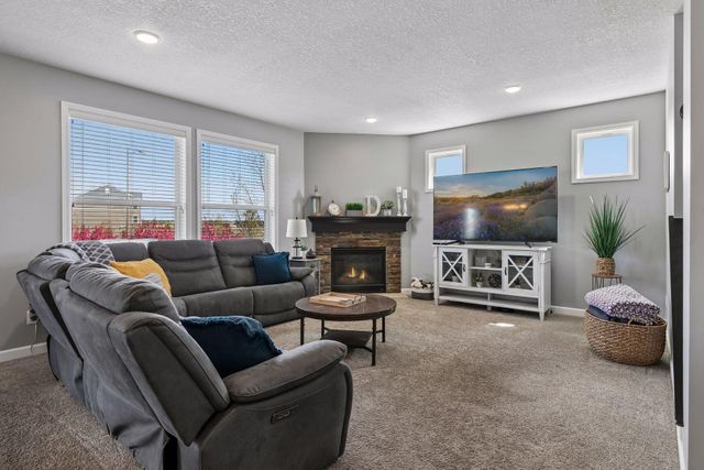 15711 Fair Hill Way, Apple Valley, MN 55124