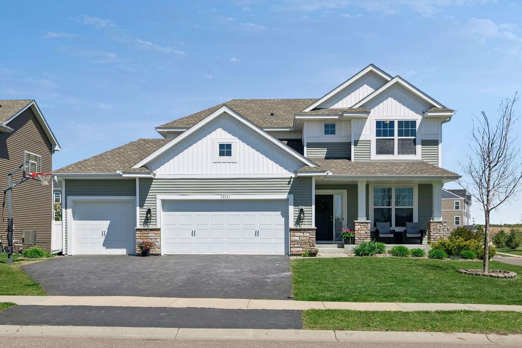15711 Fair Hill Way, Apple Valley, MN 55124