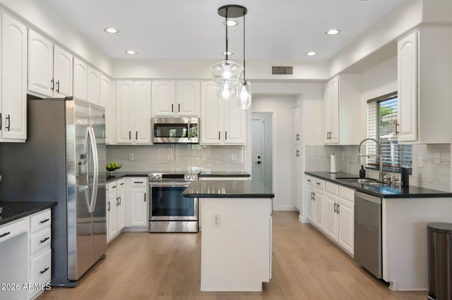 4960 E COLONIAL Drive, Chandler, AZ 85249