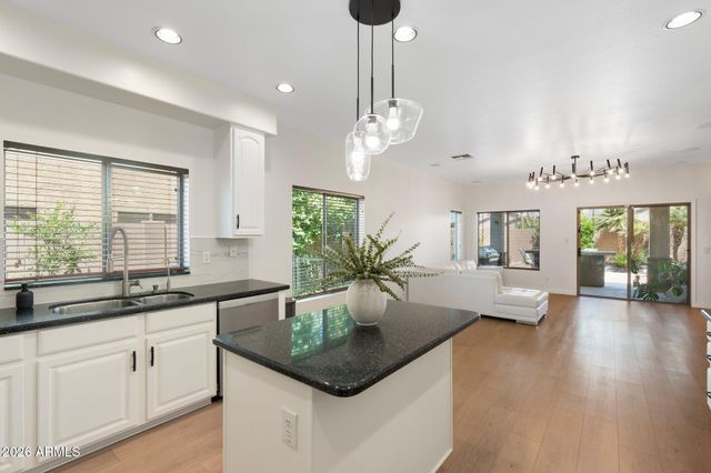 4960 E COLONIAL Drive, Chandler, AZ 85249