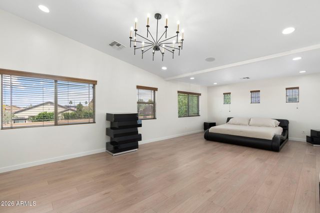4960 E COLONIAL Drive, Chandler, AZ 85249