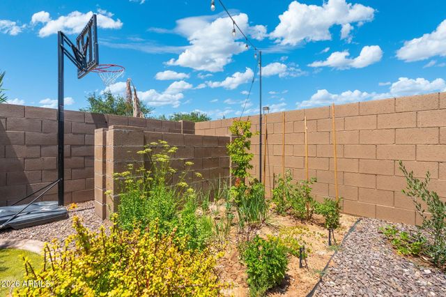 4960 E COLONIAL Drive, Chandler, AZ 85249