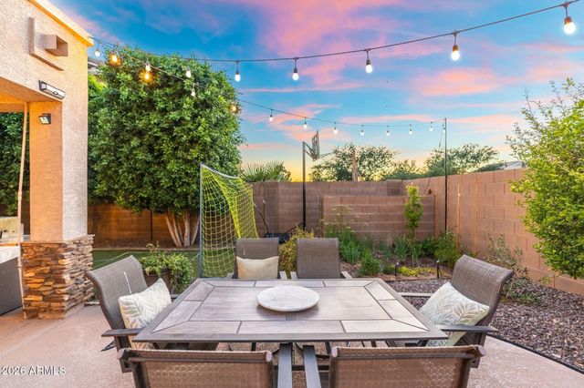 4960 E COLONIAL Drive, Chandler, AZ 85249
