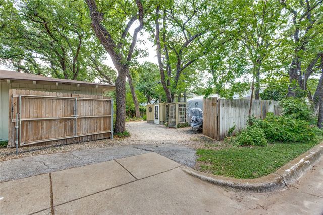5254 Lambeth Lane, Fort Worth, TX 76112