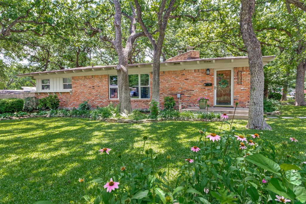 5254 Lambeth Lane, Fort Worth, TX 76112