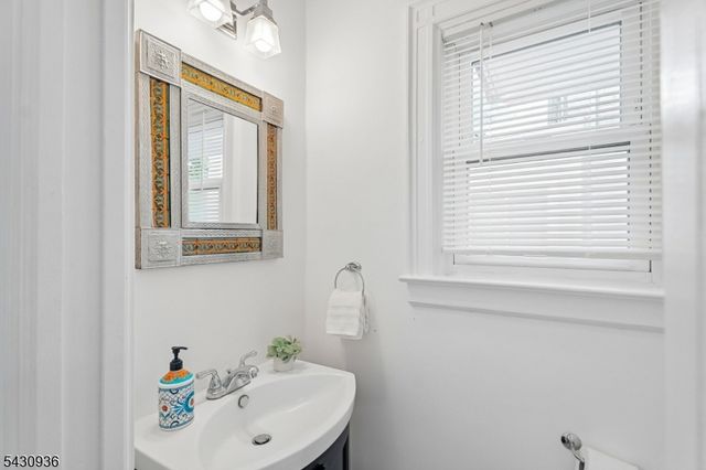 49 Rynda Rd, South Orange Village Twp., NJ 07079