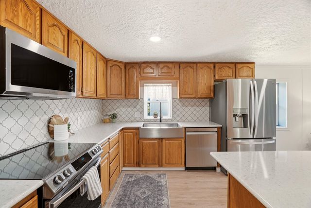 228 N Arcadia Ave, Deer Park, WA 99006