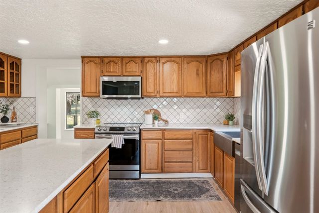 228 N Arcadia Ave, Deer Park, WA 99006