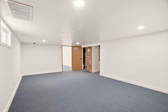 228 N Arcadia Ave, Deer Park, WA 99006