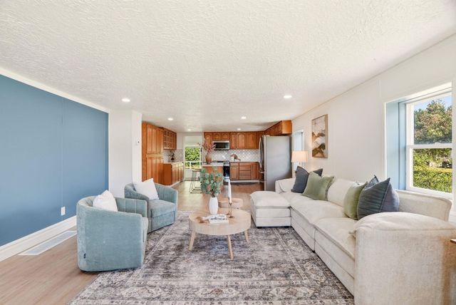 228 N Arcadia Ave, Deer Park, WA 99006
