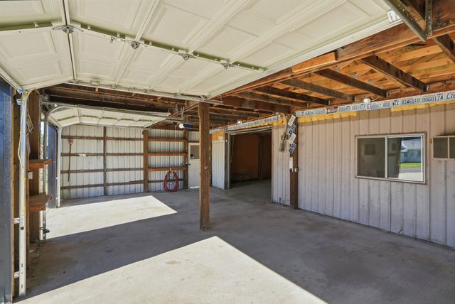 228 N Arcadia Ave, Deer Park, WA 99006