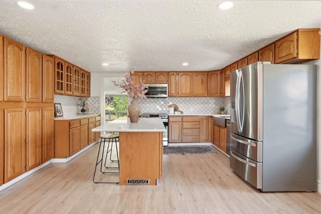 228 N Arcadia Ave, Deer Park, WA 99006