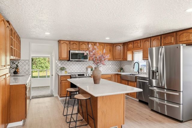 228 N Arcadia Ave, Deer Park, WA 99006