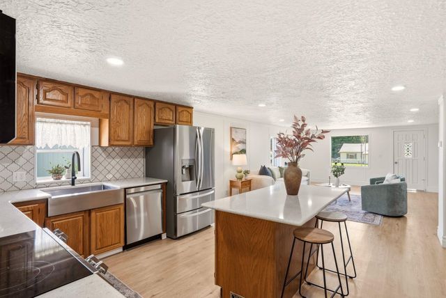 228 N Arcadia Ave, Deer Park, WA 99006