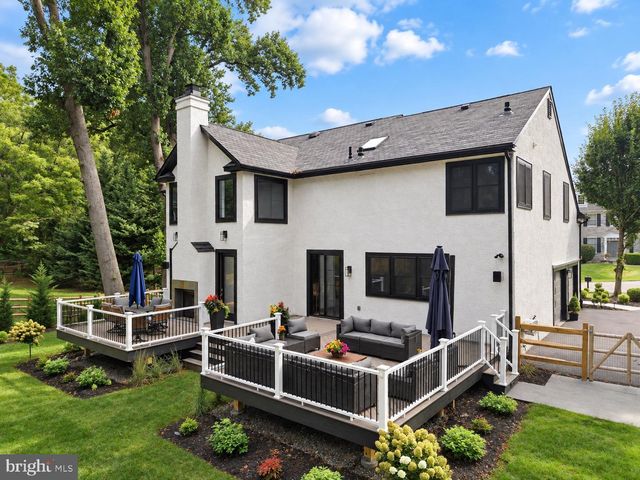 8506 PARKWOOD LN, Philadelphia, PA 19128