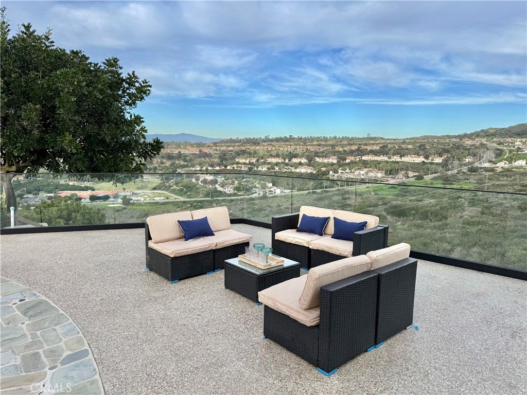 Image 26 of property listing at 716 Avenida Columbo, San Clemente, CA 92672