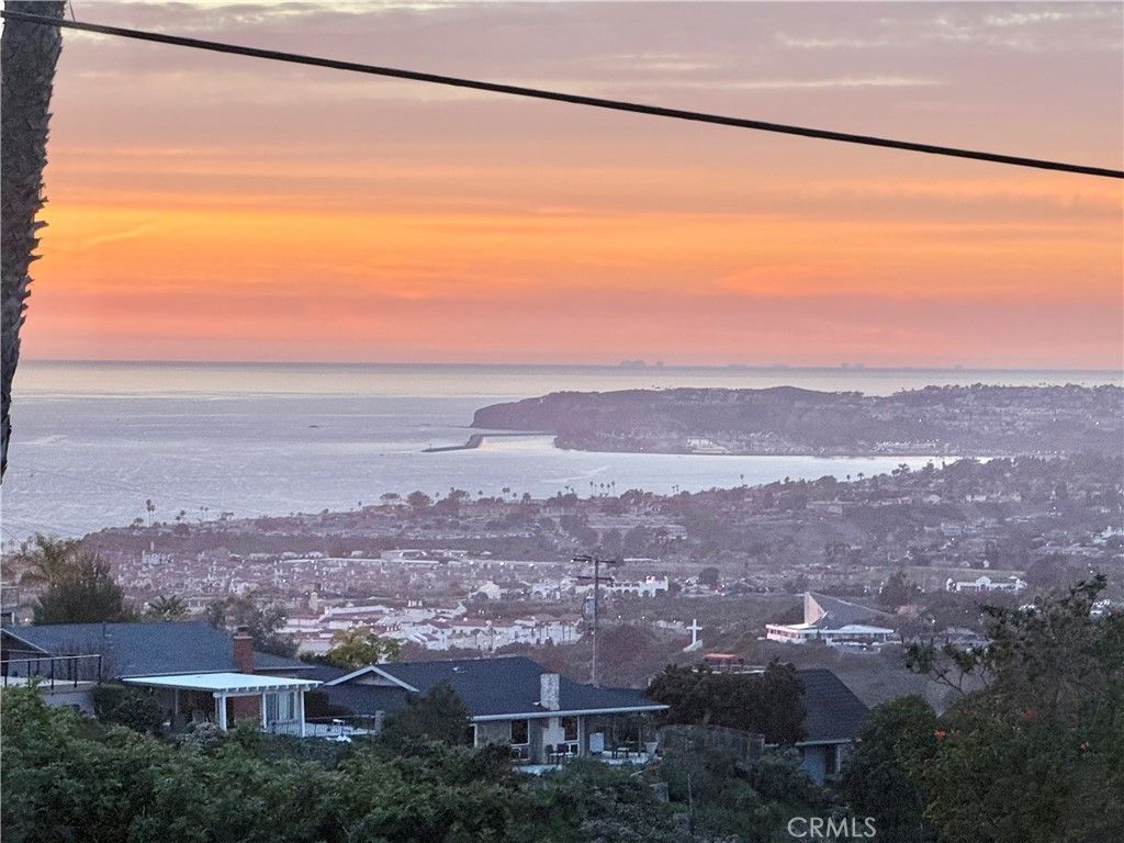 Image 3 of property listing at 716 Avenida Columbo, San Clemente, CA 92672