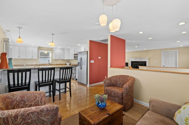 411 Newport Road, Hull, MA 02045
