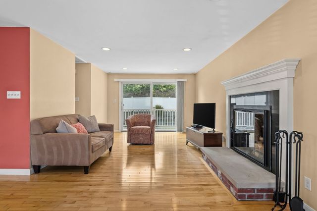 411 Newport Road, Hull, MA 02045