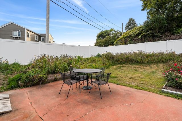411 Newport Road, Hull, MA 02045