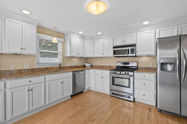411 Newport Road, Hull, MA 02045